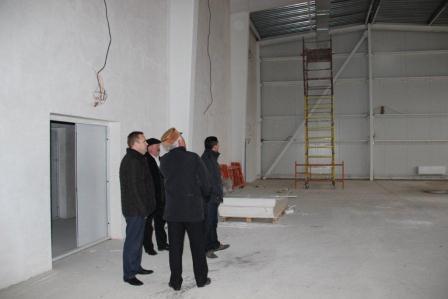 Евгений Ильин строго контролирует строительство спорткомплекса