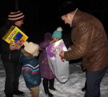 Глава Тбилисского района поздравляет детей с новогодними праздниками
