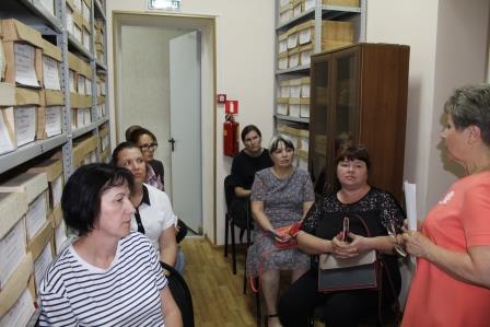 В архивном отделе состоялось совещание по вопросам формирования электронной Книги Памяти Тбилисского района