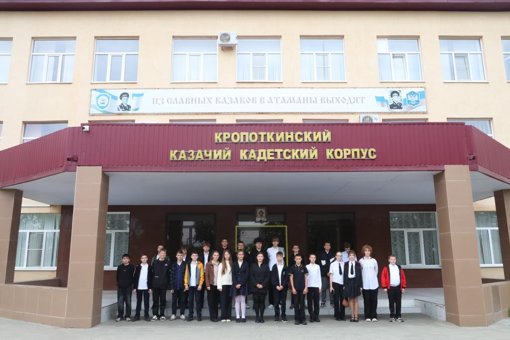 Школьники совершили экскурсию по памятным местам ВОВ