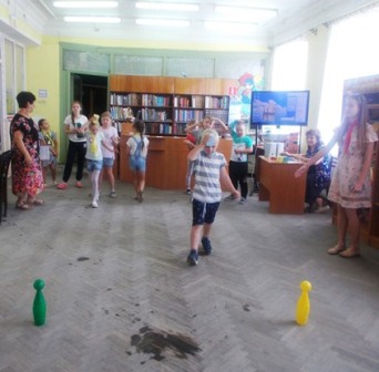 в тбилисской центральной детской библиотеке 