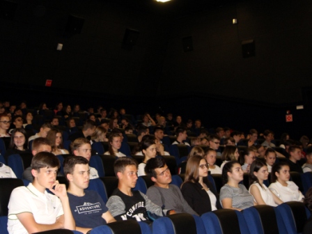 Тбилисским школьникам показали фильм об олимпийском чемпионе Александре Москаленко