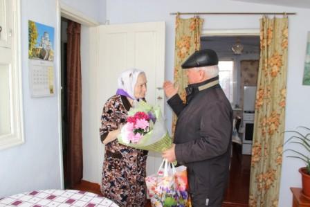 Участниц Великой Отечественной войны поздравили с Международным женским днем