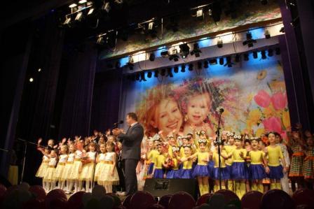 В Тбилисском районе поздравляют женщин с праздником