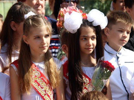 Последний звонок прозвенел в 14 школах Тбилисского района