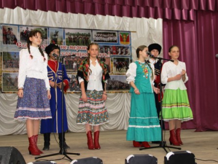 В Тбилисском районе определили лучшую юную казачку