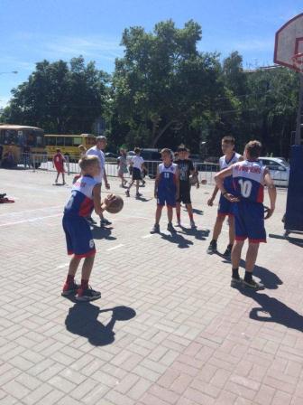 Тбилисская команда заняла первое место в III этапе Всекубанского турнира по уличному баскетболу