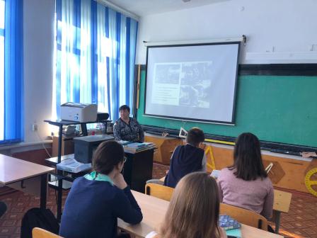 В школах района проходят классные часы, посвящённые трагедии в Чернобыле