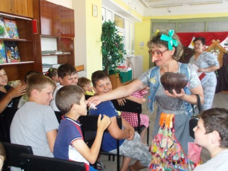 В детской библиотеке состоялось театрализованное открытие лагеря дневного пребывания СОШ №1
