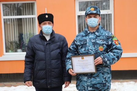 В Тбилисском районе спасателей поздравили с профессиональным праздником