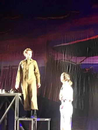 Тбилисским школьникам показали спектакль «Ночные ведьмы»