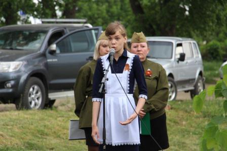 В Тбилисском районе ветерана приехали поздравлять на бронетранспортере