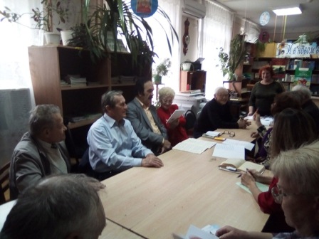 В районной библиотеке прошло заседание поэтического клуба «Серебряные струны»