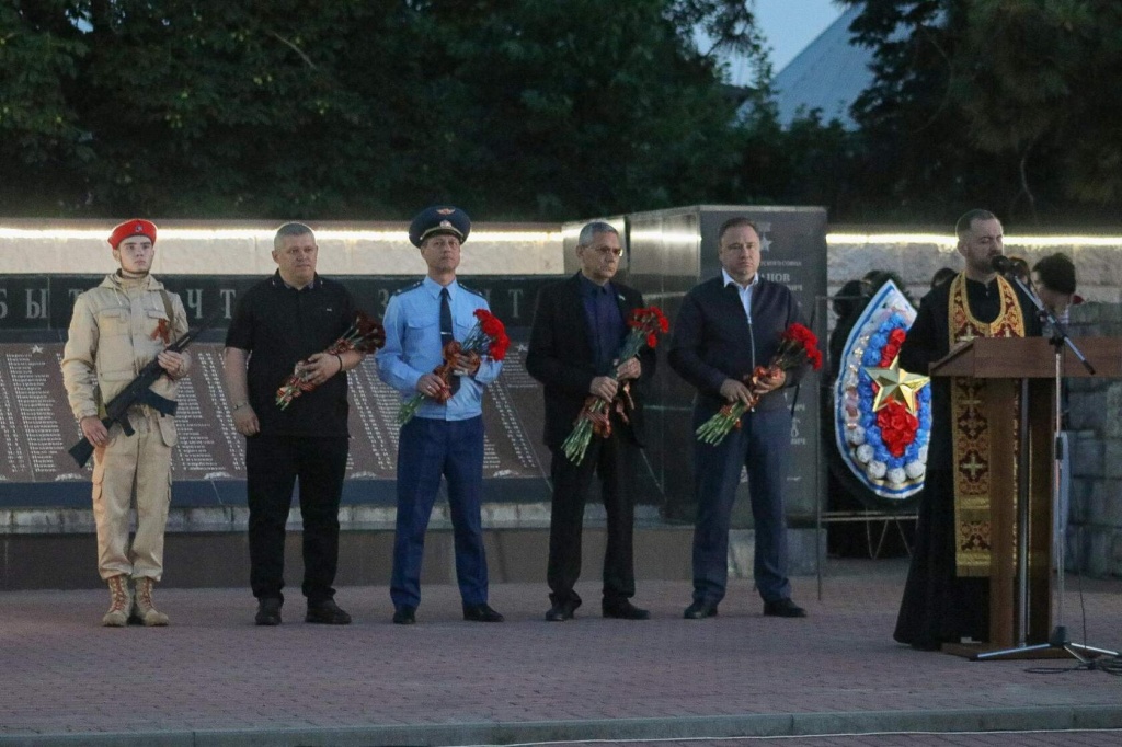 Возложение цветов у мемориала ст.Тбилисской