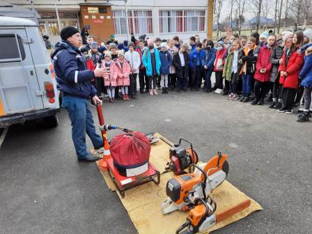 В Тбилисском районе спасатели устроили для школьников открытые уроки