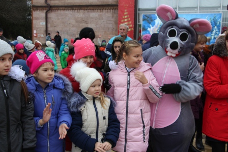 Юным жителям Тбилисского района показали сказку «Морозко»