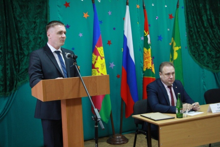 Глава Алексее-Тенгинского поселения Максим Епишов сложил свои полномочия