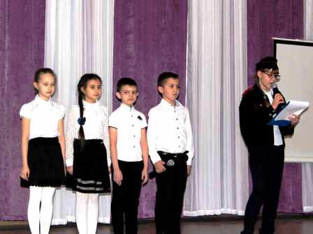 В шестой школе прошел казачий сбор