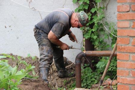 В Тбилисском районе продолжают решать проблему нехватки воды
