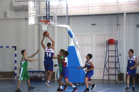 В Тбилисском районе открыли спортивный комплекс «Юниор»