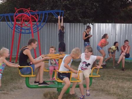 В Ловлинской жители улицы Молодежной отметили свой праздник