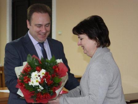 Глава Тбилисского района наградил победителей конкурса на лучшее новогоднее украшение Глава Тбилисского района наградил победителей конкурса на лучшее новогоднее украшение