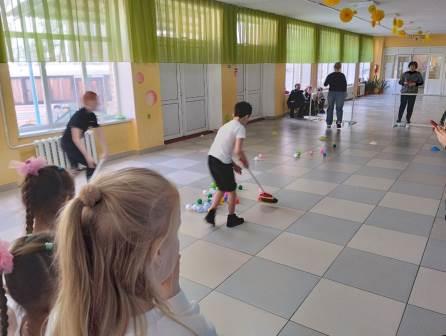 В школе станицы Тбилисской прошла спортивно-игровая программа «Лучше, выше, быстрее»