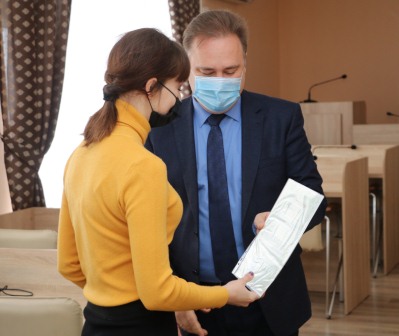 В Тбилисском районе 12 молодых семей получили сертификаты на жилье