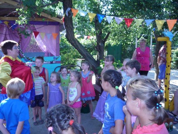 В семье Шкарупиных появилась детская игровая площадка