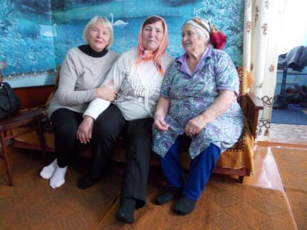 В Нововладимирском поселении поздравили людей с ограниченными возможностями