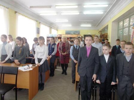 В Тбилисской детской библиотеке для шестиклассников прошел час истории «125 блокадных грамм»