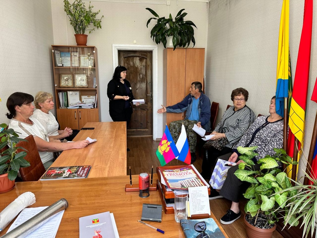 20 мая 2025г. состоялась рабочая встреча главы Нововладимировского сельского поселения с председателями квартальных комитетов