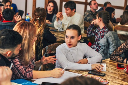 Молодежи рассказали, как получить деньги на свой проект