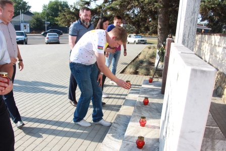 В Тбилисском районе почтили память жертв терактов
