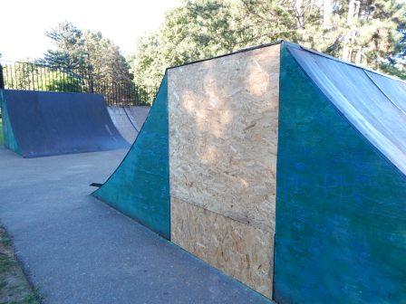 В парке Семикина частично отремонтировали воркаут-площадку