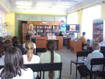 В детской библиотеке начались семейные праздники, посвященные Дню Матери
