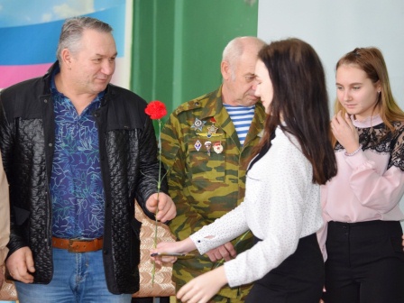 Учащиеся седьмой школы встретились с ветеранами боевых действий в Афганистане
