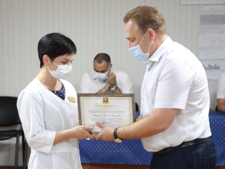 Тбилисских медиков поздравили с наступающим профессиональным праздником