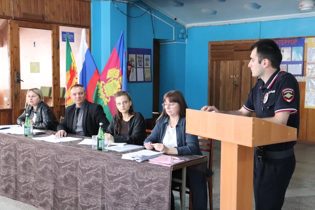 Состоялось выездное совместное заседание антинаркотической комиссии и комиссии по делам несовершеннолетних