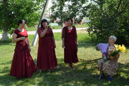 Жительница села Ванновского отмечает 90-летний юбилей