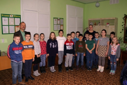 Ученики шестой школы ближе познакомились с жизнью земляка-героя Василия Подрезова