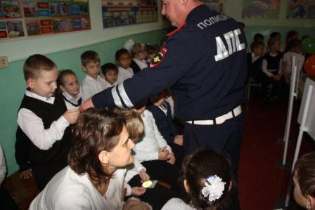 В пятой школе станицы Тбилисской открыли кабинет ПДД и Парту Героя