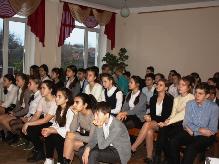 В пятой школе прошли Уроки мужества, посвященные освобождению Тбилисского района от немецко-фашистских захватчиков