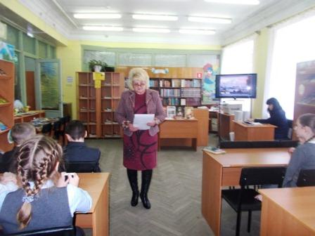 В Тбилисской детской библиотеке для шестиклассников прошел час истории «125 блокадных грамм»