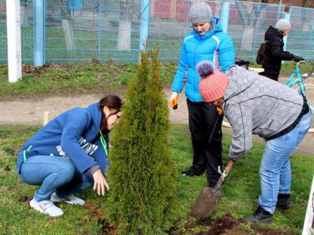 1000 тбилисцев приняли участие во Всекубанском субботнике