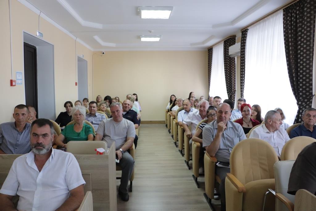 В Тбилисском районе обсудили подготовку ко Дню района и безопасность детей
