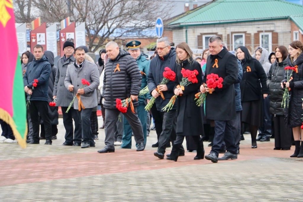 Жители Тбилисского района чтят память погибших в Чеченской Республике
