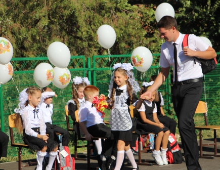 В Тбилисском районе открыли школу после капремонта