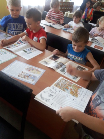 «Три символа на фоне истории» - путешествие в страну геральдики к Дню Государственного флага РФ