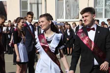 В школах Тбилисского района прозвенел последний звонок